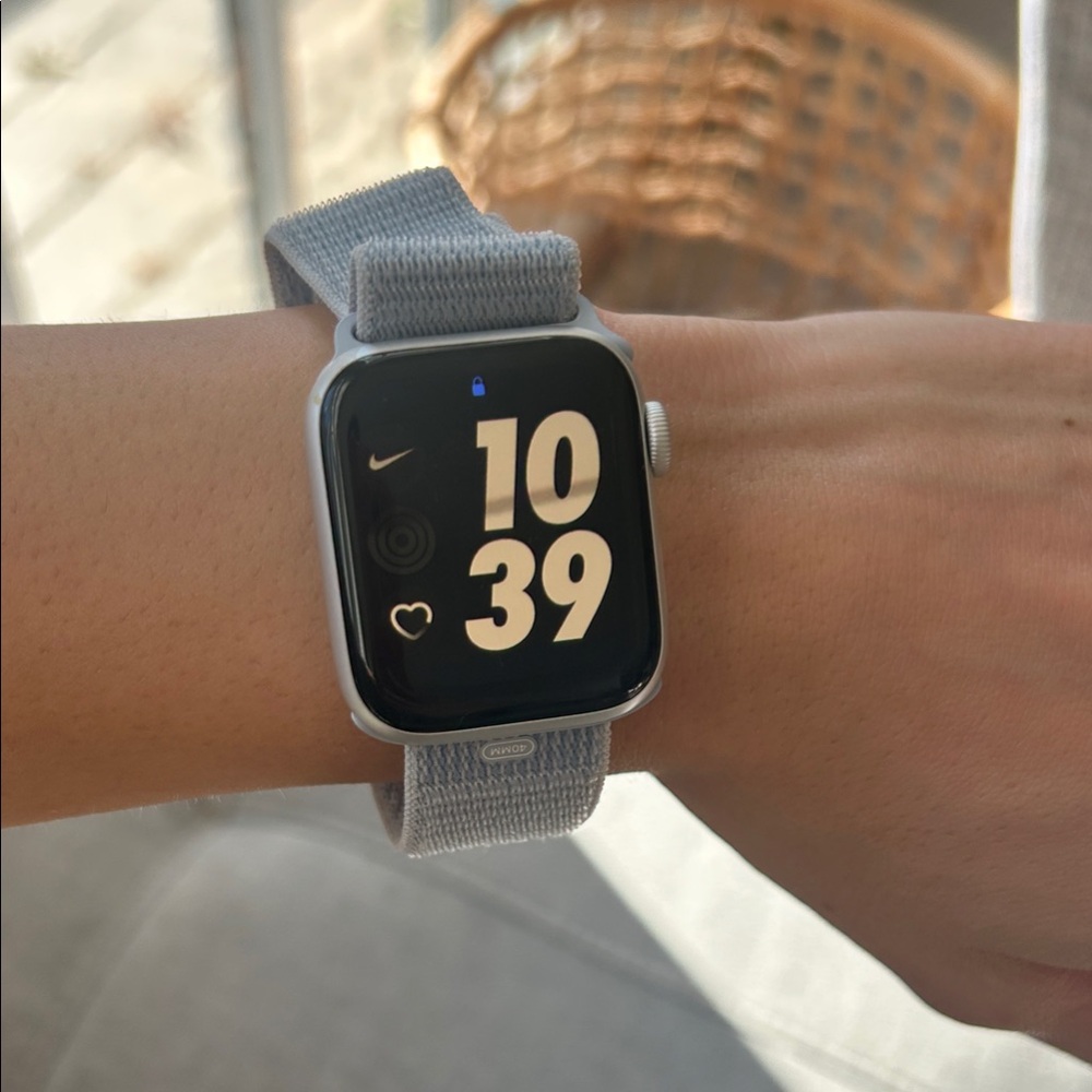 Apple Watch SE (GPS) (2nd Generation)